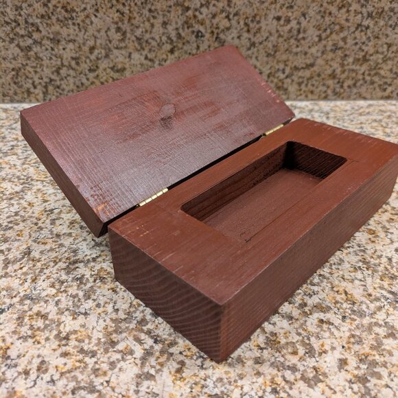 Vintage Wooden Lidded Box – Donut Seed Design on Lid - Picture 7 of 10